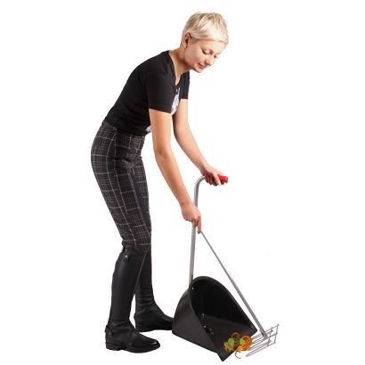 15 Rake and shovel for manure cleaning