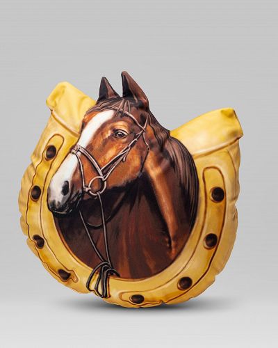 Miękka, oryginalna poduszka z wizerunkiem głowy konia.
